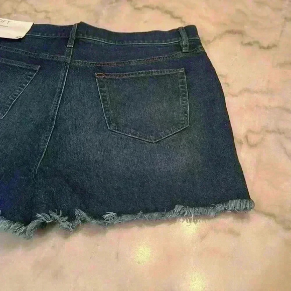 LOFT The Cut Off Short - Picture 4 of 14